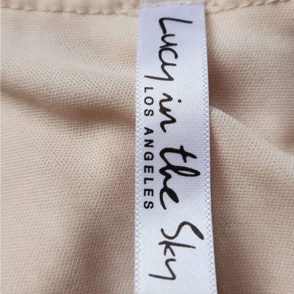Lucy in the Sky Cream Fabric - Picture 4 of 4